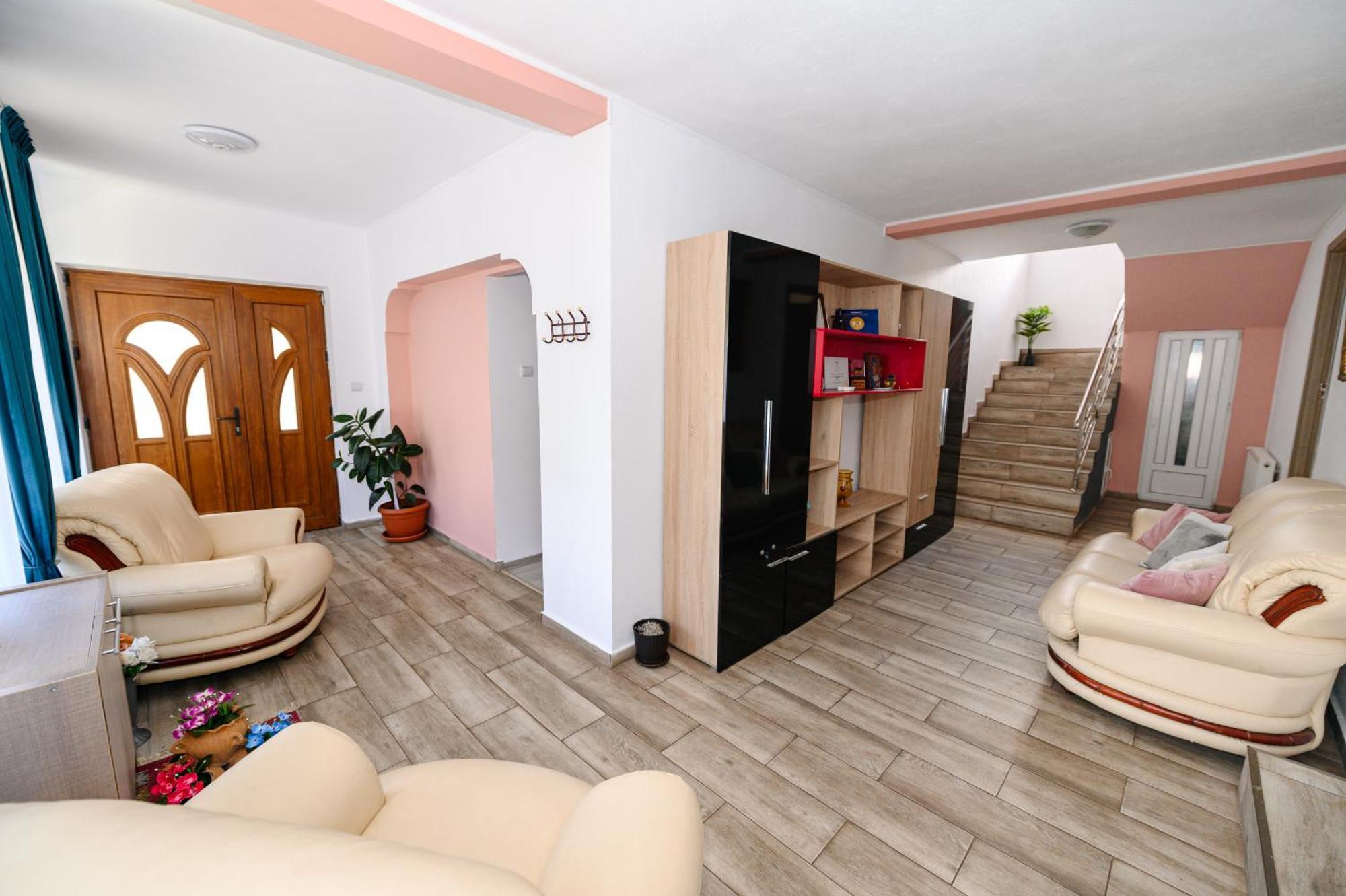 Casa Alex Calimanesti Hotell Exteriör bild