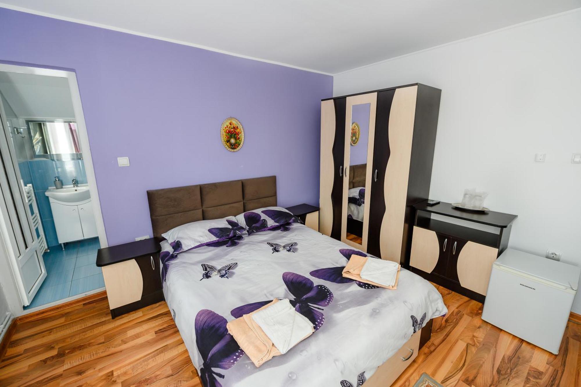 Casa Alex Calimanesti Hotell Exteriör bild