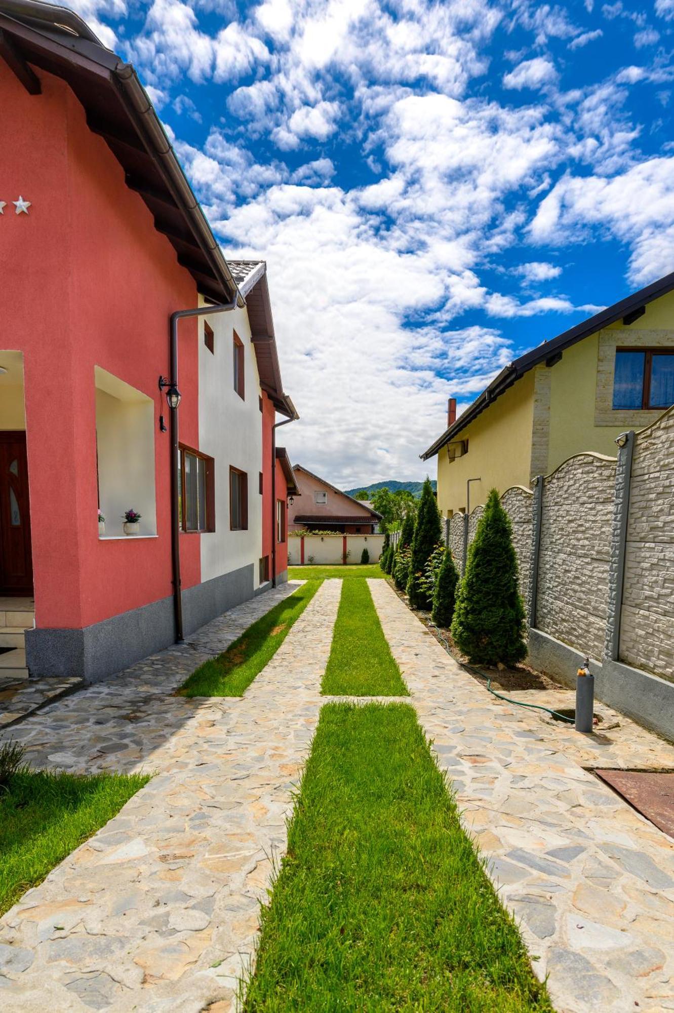 Casa Alex Calimanesti Hotell Exteriör bild