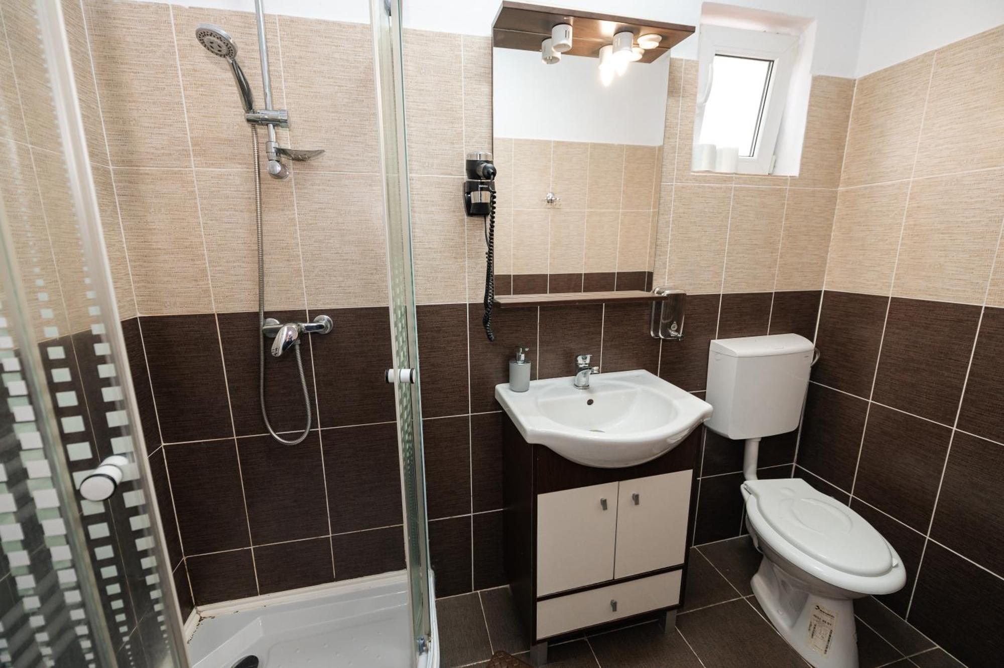 Casa Alex Calimanesti Hotell Exteriör bild
