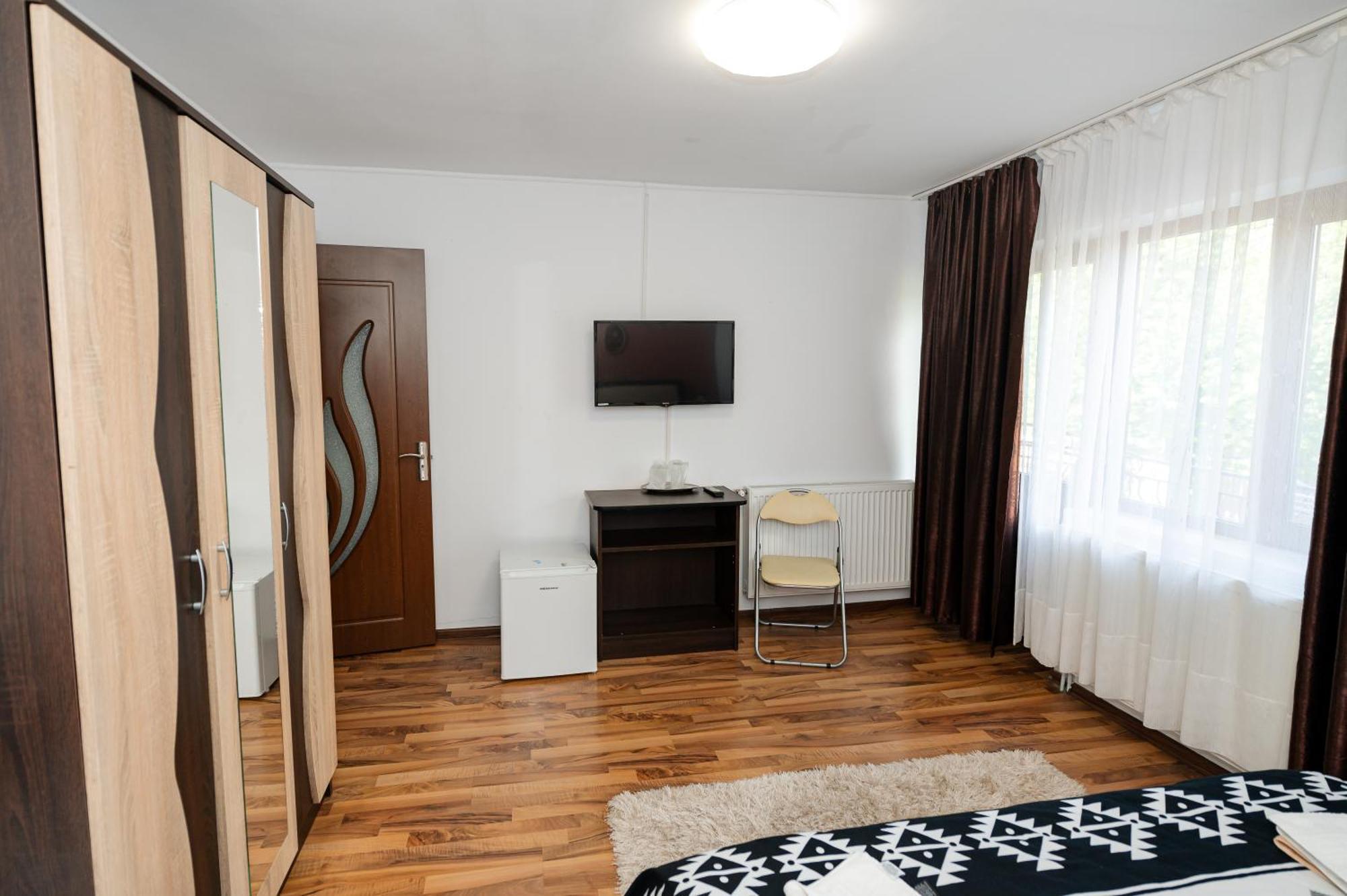 Casa Alex Calimanesti Hotell Exteriör bild