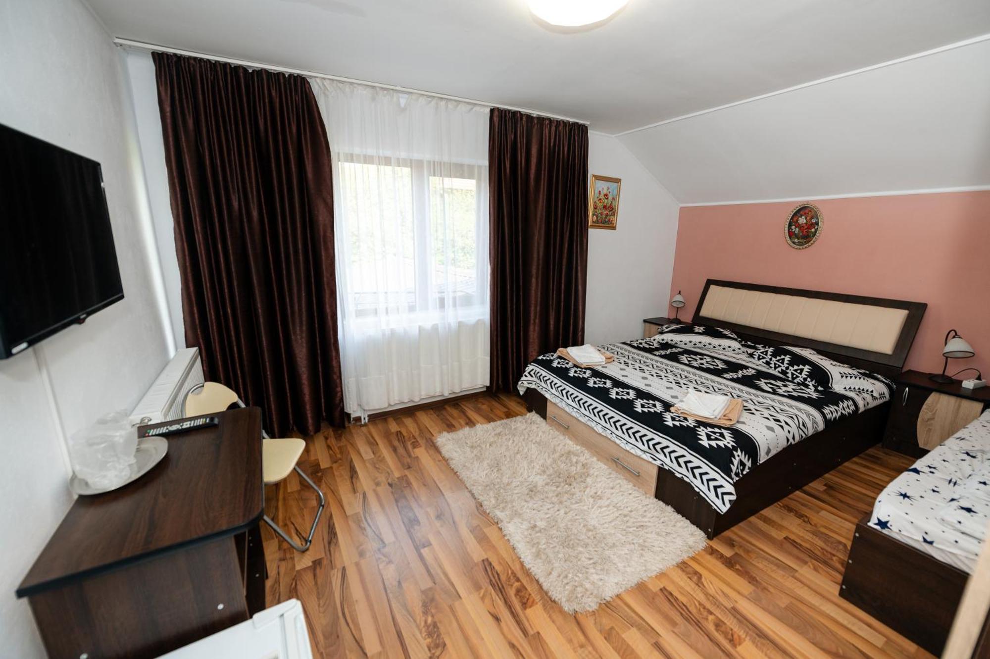 Casa Alex Calimanesti Hotell Exteriör bild